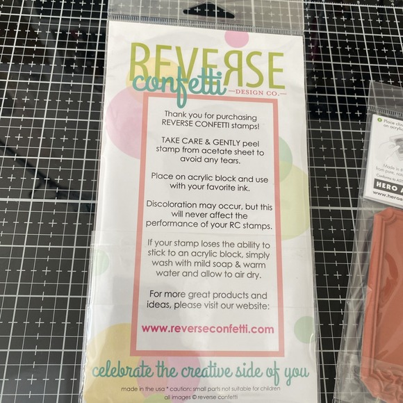 Lot Of 2 Reverse Confetti Hero Arts Sentiments Stamps  To From With‎ Love Flower - Picture 6 of 6